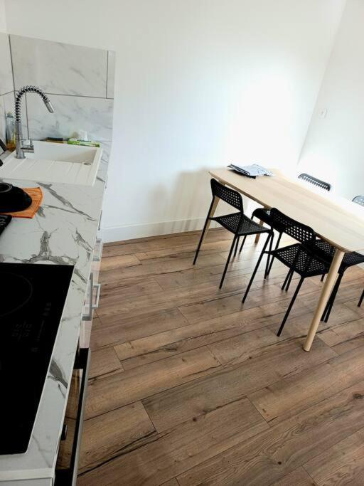 Le Scandinave De Vendargues Exteriör bild